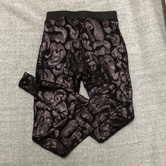 Bebe Charcoal and Black Textured Leggings - Picture 3 of 4